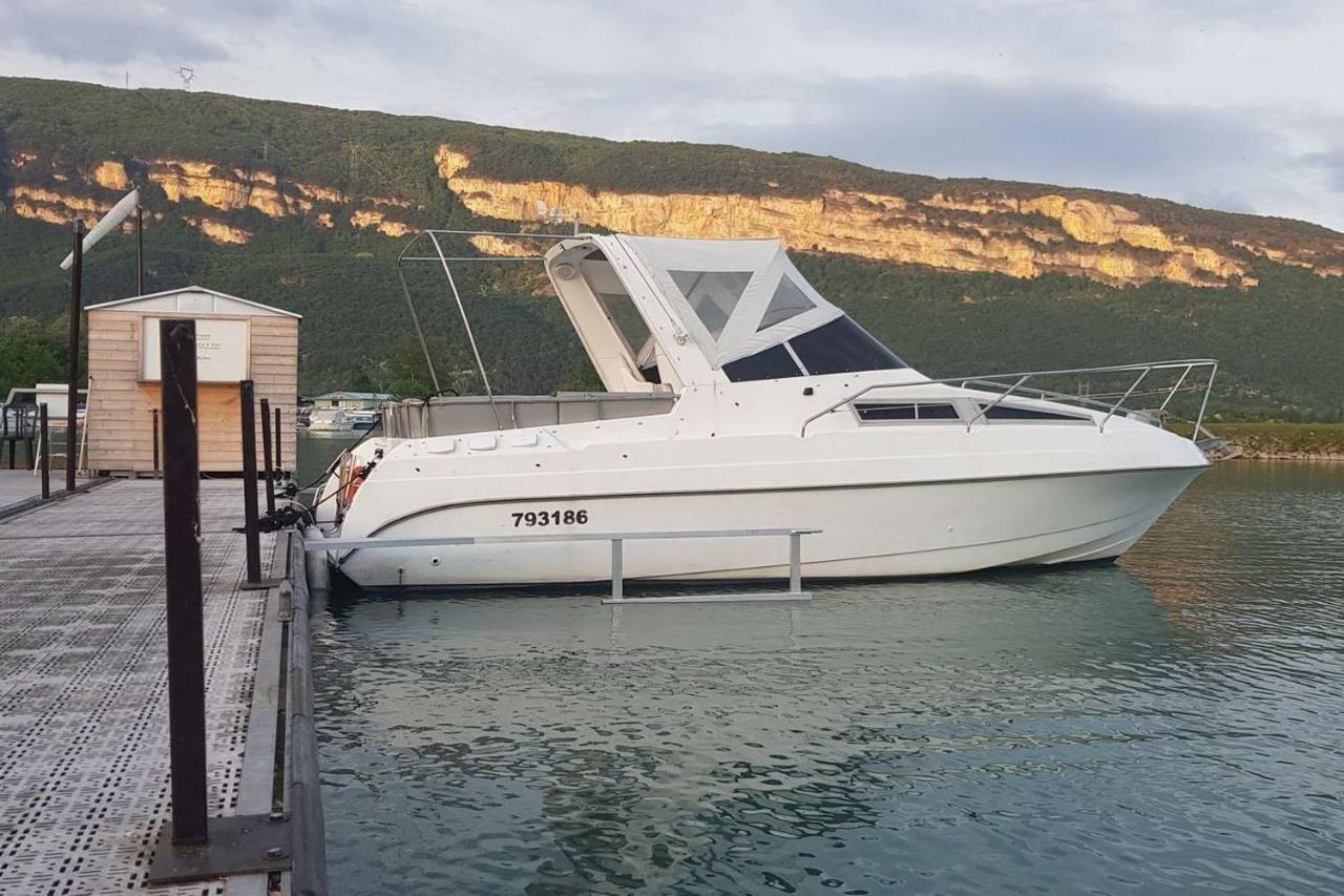 Eden marine Hotell Montalieu-Vercieu Exteriör bild